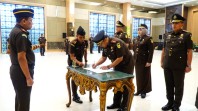 Kajati Riau Lantik dan Ambil Sumpah Jabatan Sejumlah Pejabat Struktural